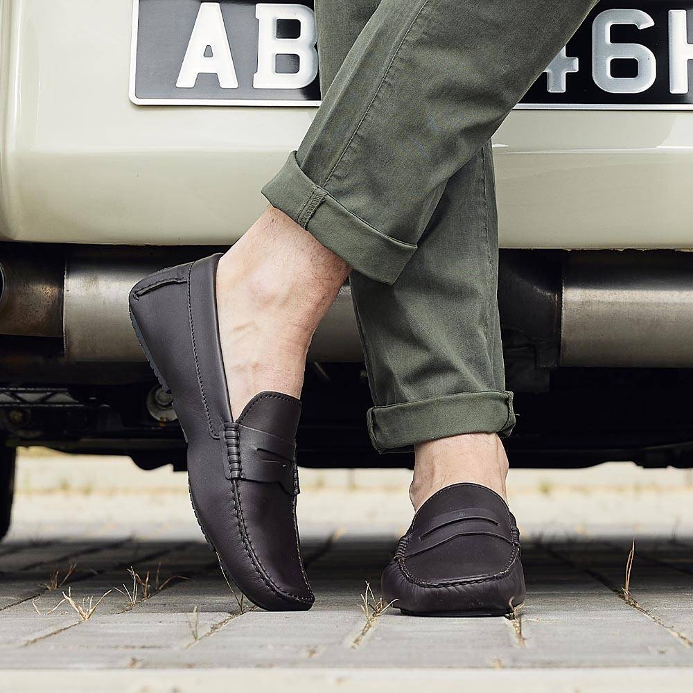 𝐷𝑟𝑖𝑣𝑖𝑛𝑔 𝑠ℎ𝑜𝑒